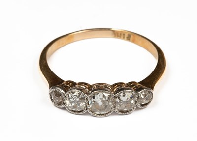 Lot 384 - A yellow gold and diamond five-stone ring