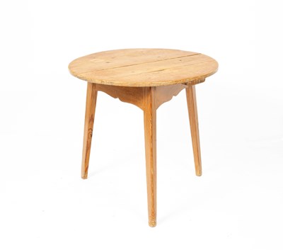 Lot 638 - A pine cricket table