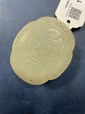 Lot 17 - A Chinese jade box and cover