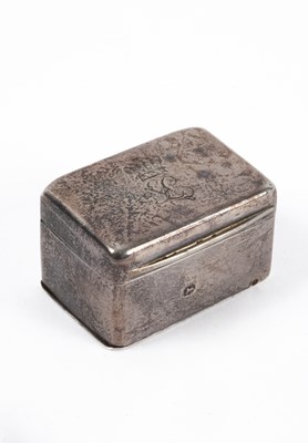 Lot 10 - A George III silver nutmeg grater