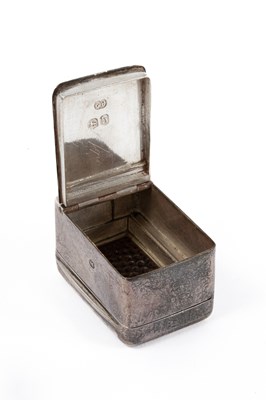 Lot 10 - A George III silver nutmeg grater