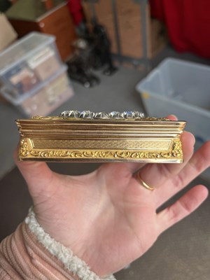 Lot 343 - Royal Interest: A French gold and diamond royal presentation portrait snuffbox