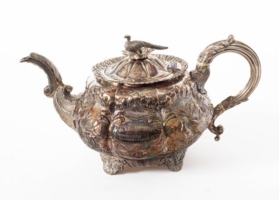 Lot 429 - A William IV silver teapot