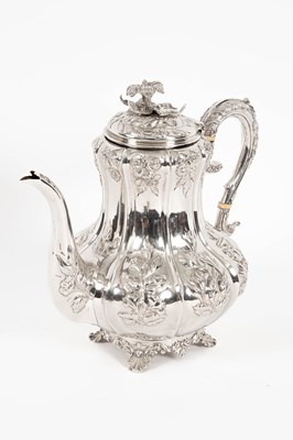 Lot 6 - A William IV silver coffee pot