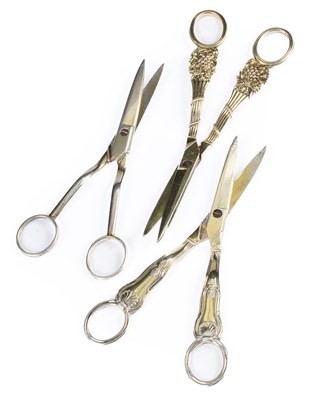 Lot 8 - A pair of George III silver gilt grape scissors