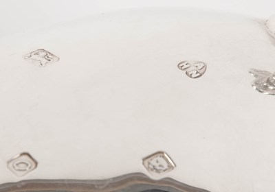 Lot 9 - A silver sauceboat