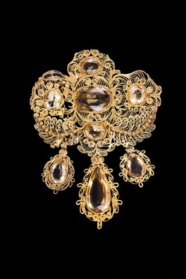 Lot 244 - A 19th Century gold and citrine filigree brooch