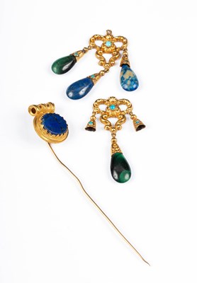 Lot 245 - A Victorian Etruscan revival yellow gold and lapis lazuli stick pin