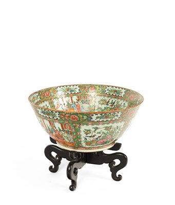 Lot 590 - A large Cantonese punch bowl