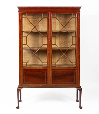 Lot 551 - An Edwardian mahogany and inlaid display cabinet