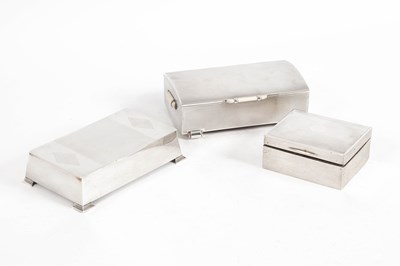 Lot 310 - An Art Deco silver cigarette box