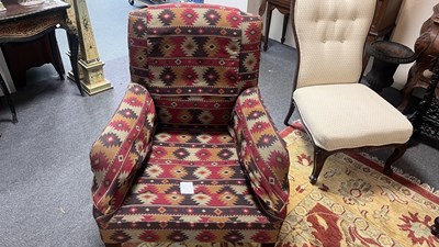 Lot 537 - A George Smith Lennagan pattern armchair