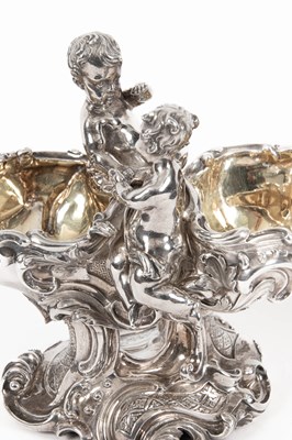 Lot 418 - A pair of William IV silver open salts