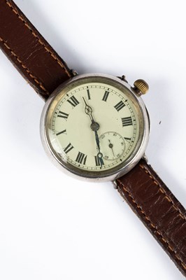 Lot 120 - An early 20th Century silver cased wristwatch