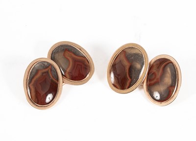 Lot 151 - A pair of Victorian agate and gold cufflinks