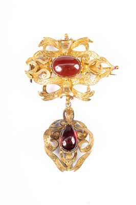 Lot 264 - A Victorian garnet brooch