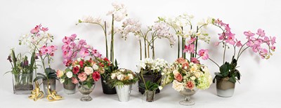 Lot 61 - A large quantity of artificial flowers