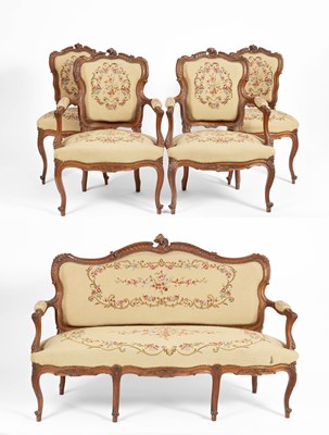 Lot 95 - A French carved framed salon suite