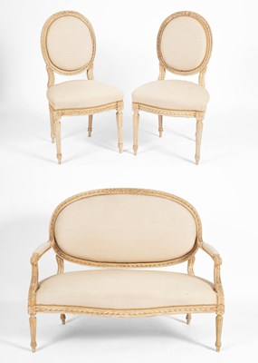 Lot 121 - A French salon suite