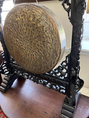Lot 136 - A Chinese gong