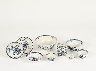 Lot 718 - A group of Worcester Mansfield pattern teawares