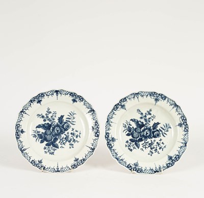 Lot 725 - Two Worcester 'Pinecone' pattern plates