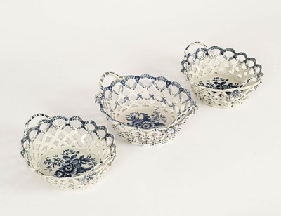 Lot 733 - Three Worcester blue and white oval 'Pinecone' pattern openwork baskets