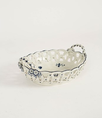 Lot 734 - A Worcester blue and white oval 'spectacles' basket