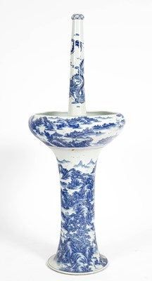 Lot 199 - A Chinese blue and white porcelain fountain