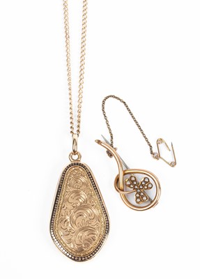 Lot 398 - A 9ct yellow gold locket