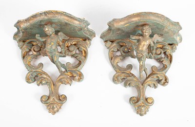 Lot 716 - A pair of wall brackets