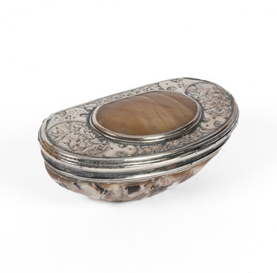 Lot 434 - A shell and silver mounted snuff box