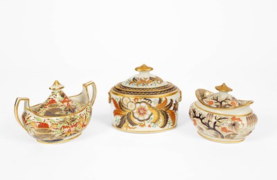 Lot 705 - A New Hall oval sugar bowl