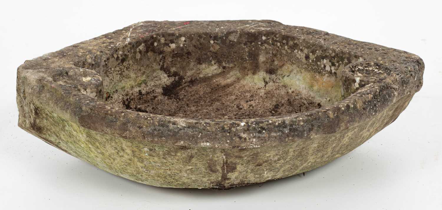 Lot 35 - A marble corner basin
