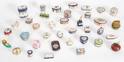 Lot 291 - Thirty-seven decorative pill boxes