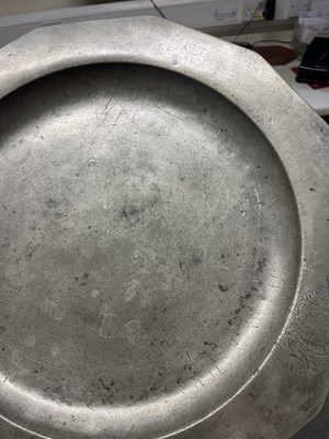 Lot 7 - An early 18th Century twelve-sided pewter dish