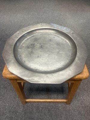 Lot 7 - An early 18th Century twelve-sided pewter dish