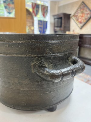 Lot 55 - A 17th Century bronze cooking pot