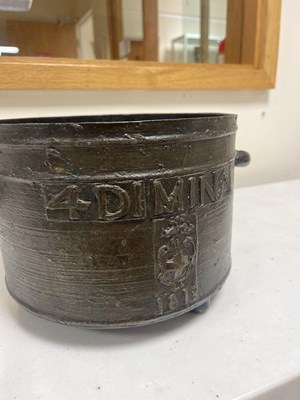 Lot 55 - A 17th Century bronze cooking pot