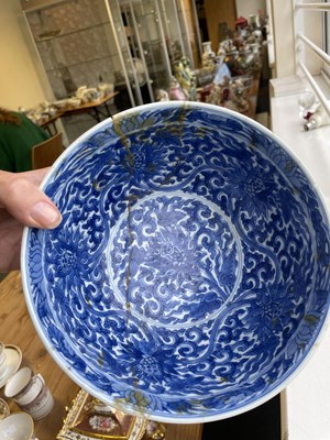 Lot 578 - A pair of Chinese blue and white ‘Lotus’ bowls