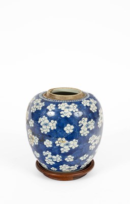 Lot 550 - A Chinese blue and white ginger jar