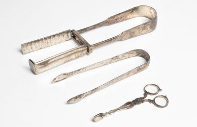 Lot 77 - A pair of George III silver asparagus tongs