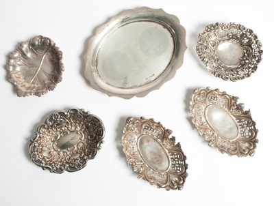 Lot 79 - A small silver dish