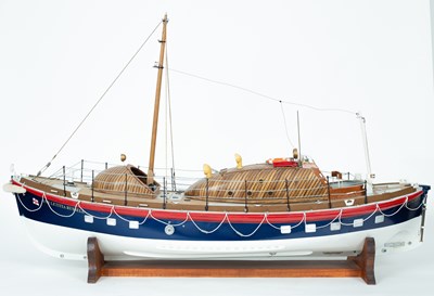 Lot 795 - A kit built scale model of an RNLI lifeboat