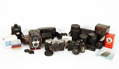 Lot 768 - A Yashica-Mat, EM, half-plate camera