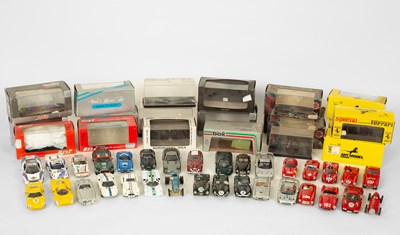 Lot 802 - A quantity of Art Model cars