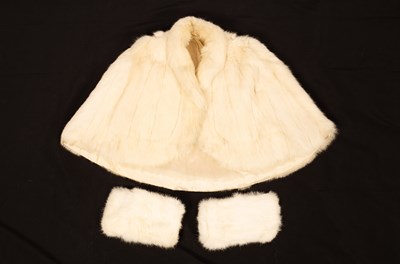 Lot 651 - A white rabbit fur cape