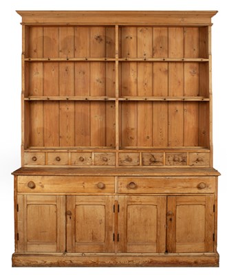 Lot 697 - A pine dresser