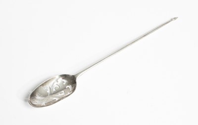 Lot 31 - A silver mote spoon