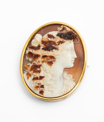 Lot 278 - A 19th Century shell cameo brooch